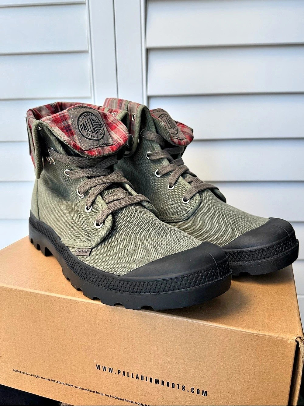 Palladium Baggy Men's 9.5 Stonewash Metal Plaid Fold Over Canvas Boots